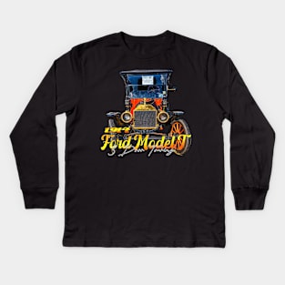 1914 Ford Model T 3 Door Touring Kids Long Sleeve T-Shirt